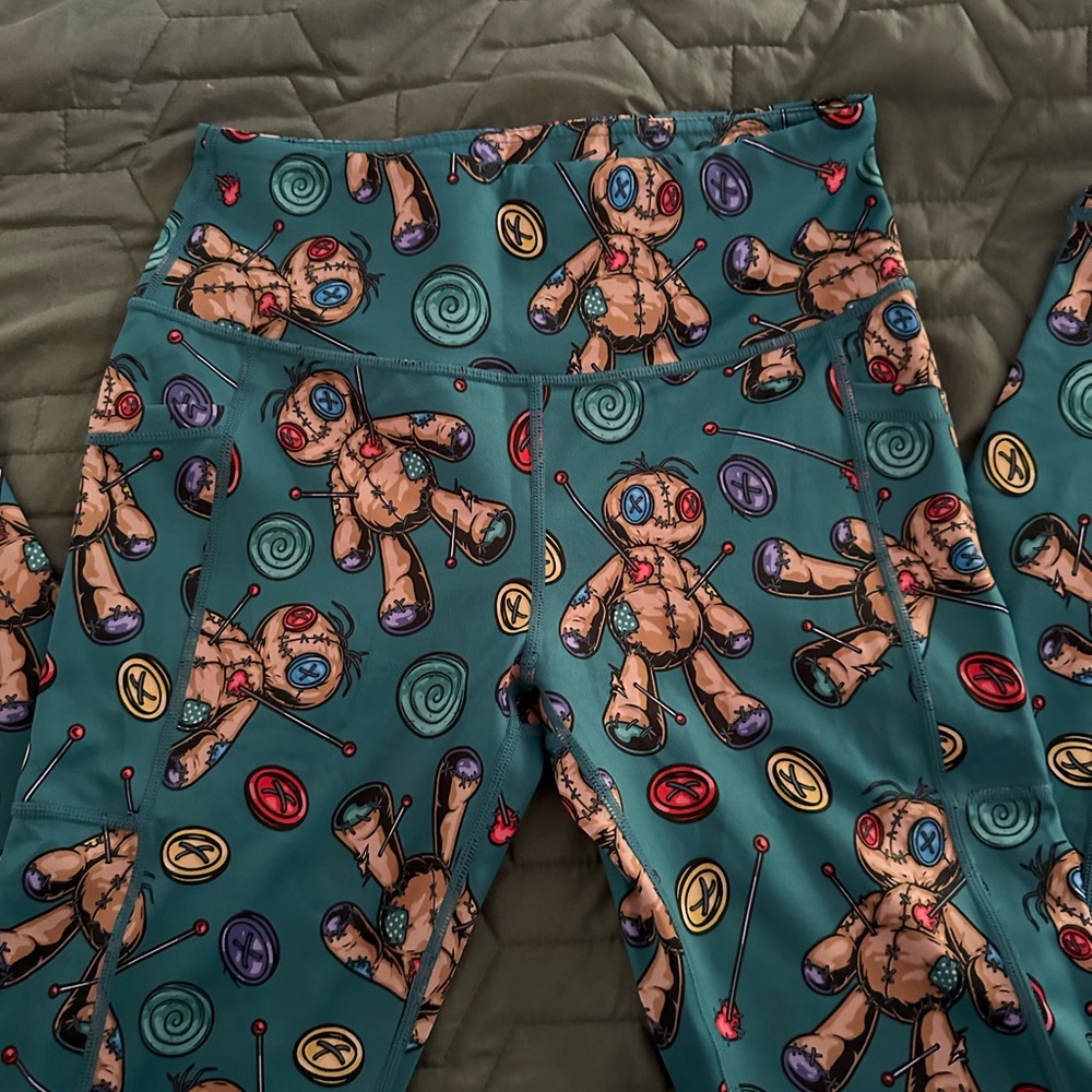 NWOT full length CVG leggings